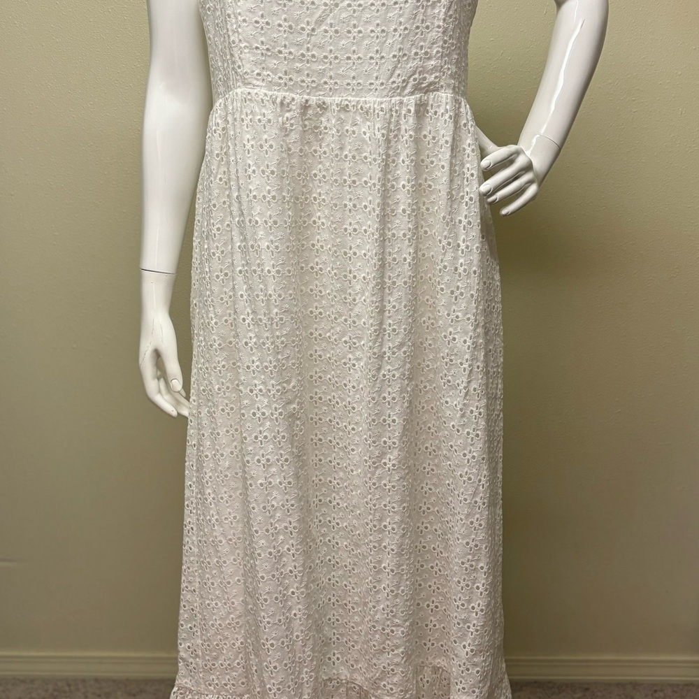 Skies Are Blue Elegant White Eyelet Lace Dress